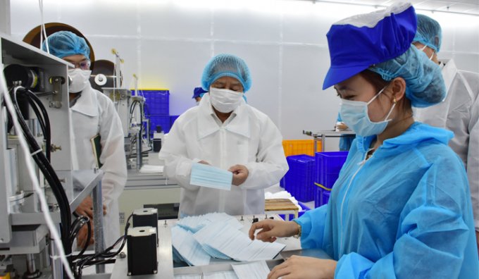Đảm bảo cung ứng ít nhất 15 nghìn cái khẩu trang mỗi ngày.
