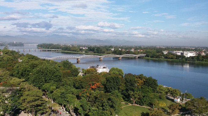 Huế tràn ngập cây xanh.