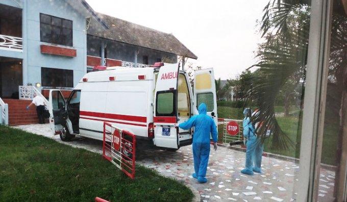 Phun thuốc khử trùng và tổ chức cách ly, giám sát theo quy định.