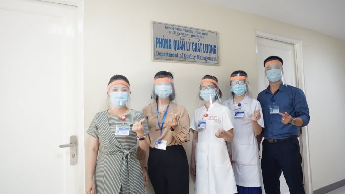 Có thể dùng được nhiều lần sau khi sát khuẩn bề mặt.