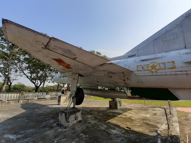 Máy bay MIG-21 là loại máy bay phản lực chiến đấu của Không quân Việt Nam. Trong kháng chiến chống Mỹ cứu nước, không quân Việt Nam đã sử dụng loại máy bay này để hạ gục các loại máy bay của đối phương, đặc biệt là pháo đài bay B-52 của Mỹ.