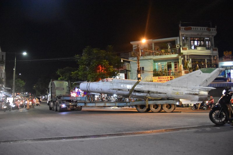 Như vậy, sau 44 năm “ăn nhờ ở đậu” trong không gian di tích Quốc Tử Giám, những hiện vật chiến tranh này đã có “nhà” mới.
