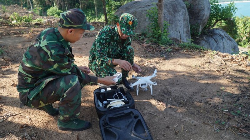 Bay flycam truy tìm Triệu Quân Sự.