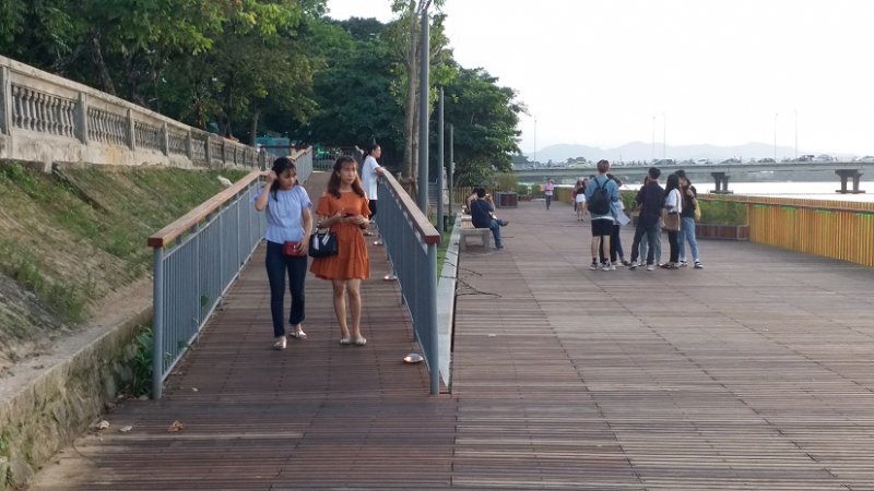 Điểm dừng chân thú vị. Ảnh: Tuấn Hiệp.