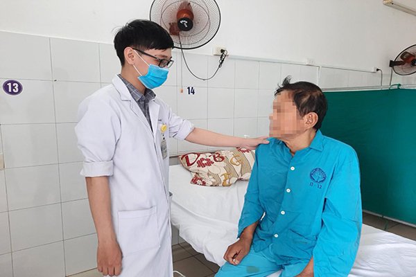 Ghép thận thành công cho hai bệnh nhân suy thận giai đoạn cuối.