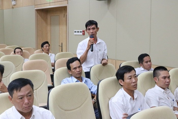 Các đại biểu tham gia thảo luận tại hội nghị.
