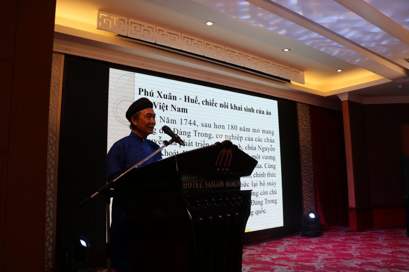 Nhà nghiên cứu Nguyễn Xuân Hoa, nguyên Giám đốc Sở Văn hóa và Thông tin phát biểu.