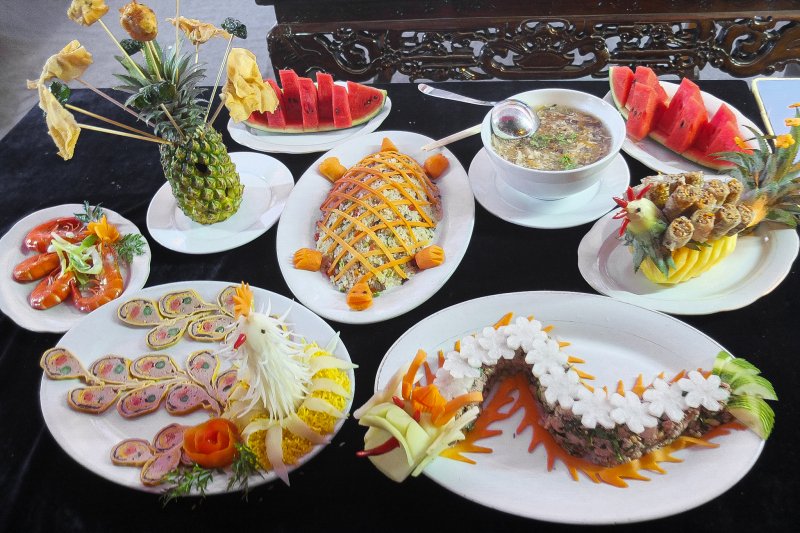 Ẩm thực Huế.