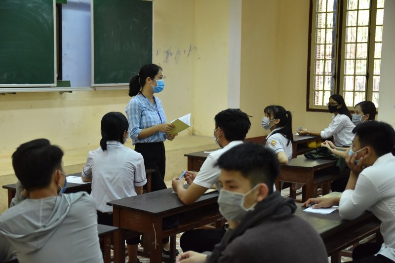 Theo ông Nguyễn Tân - Giám đốc Sở Giáo dục và Đào tạo tỉnh Thừa Thiên Huế, kỳ thi tốt nghiệp THPT năm 2020 trên địa bàn tỉnh có 12.576 thí sinh đăng ký dự thi, được bố trí tại 35 điểm thi với gần 600 phòng thi.