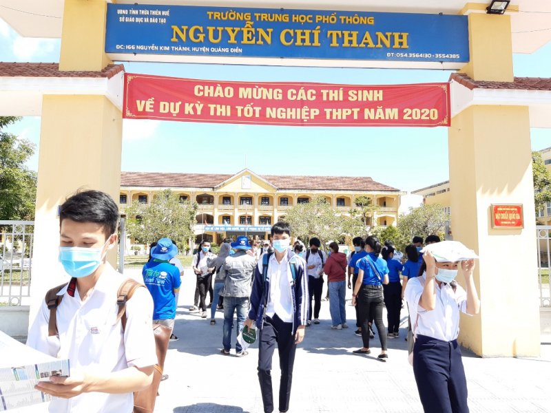 Theo Hà, đề ra bài thơ “Đất Nước” cũng nằm trong dự đoán của mình và nhiều bạn khác. Với đề thi này, Hà dự đoán mình được khoảng 7 điểm.