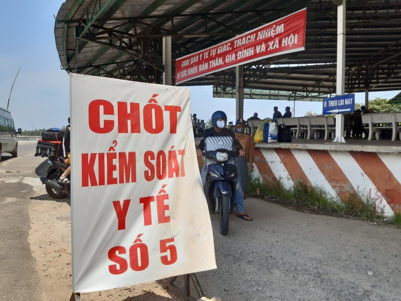 Chốt kiểm soát y tế số 5. Ảnh: Tuấn Hiệp.
