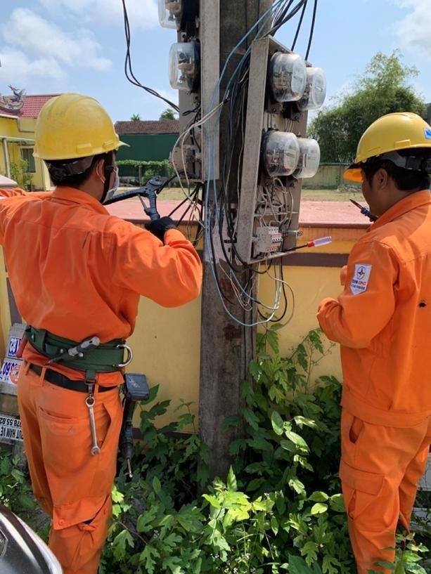 Anh Tuyến năng nổ trong công tác.