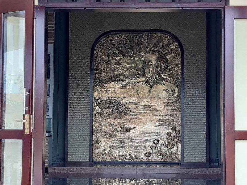 Được biết, Nguyễn Kim Thành (1920 - 2002) là tên thật của nhà thơ Tố Hữu, quê quán làng Phù Lai (Tân Xuân Lai), xã Quảng Thọ, huyện Quảng Điền. Ông là 1 nhà thơ tiêu biểu của dòng thơ ca cách mạng Việt Nam. Ảnh: Tuấn Hiệp.