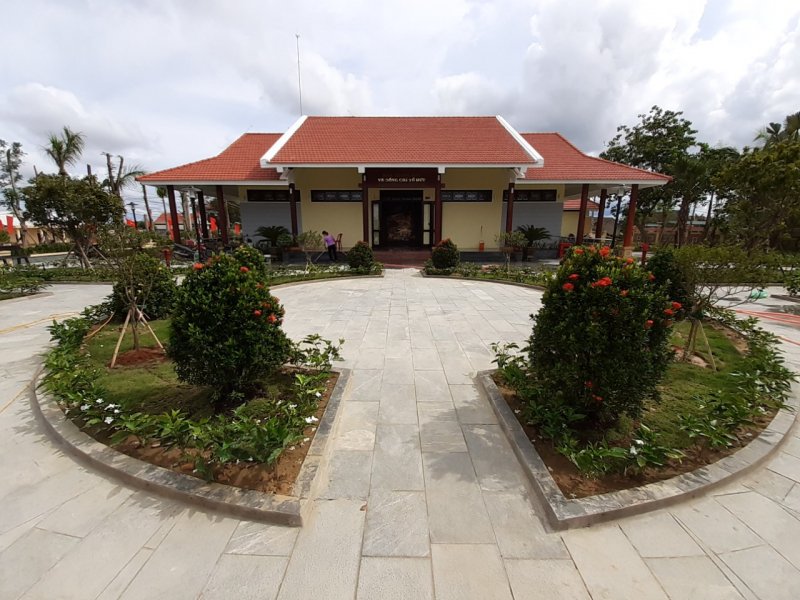 Dự án đầu tư phục hồi và tôn tạo khu lưu niệm nhà thơ Tố Hữu có tổng mức đầu tư gần 25 tỉ đồng, trong đó chi phí xây dựng hơn 15 tỉ đồng, từ nguồn vốn ngân sách Trung ương (phần dự phòng kế hoạch đầu tư công trung hạn giai đoạn 2016 - 2020 của tỉnh Thừa Thiên Huế). Ảnh: Tuấn Hiệp.