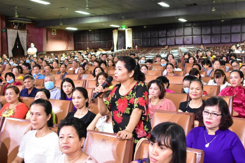 Tiểu thương chợ Đông Ba phát biểu.