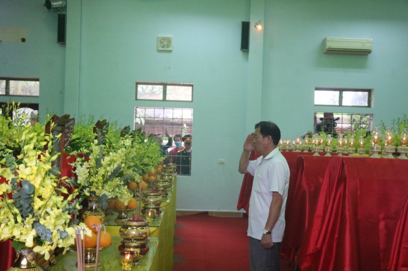 Vô cùng thương tiếc các liệt sĩ hi sinh khi đi làm nhiệm vụ cứu hộ, cứu nạn.