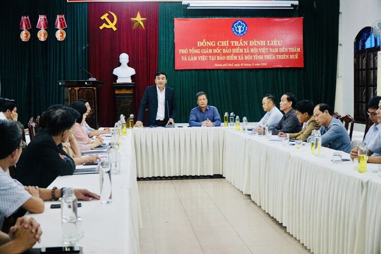 Ông Nguyễn Viết Dũng - Giám đốc BHXH tỉnh Thừa Thiên Huế - phát biểu.