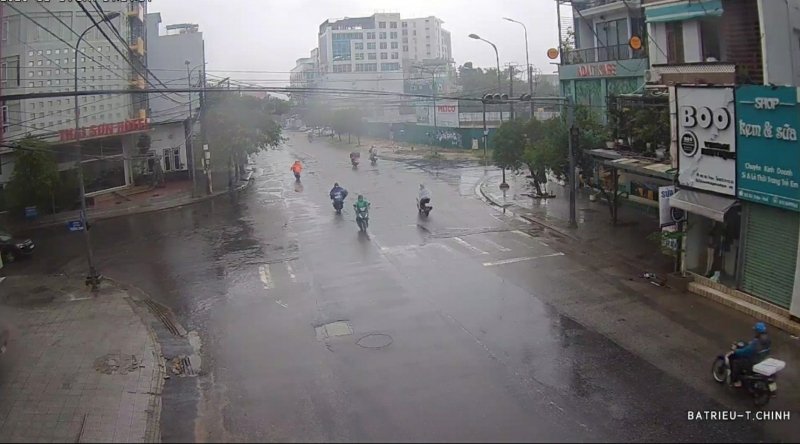 Đường Bà Triệu.