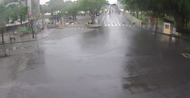 Khu vực cầu Trường Tiền.