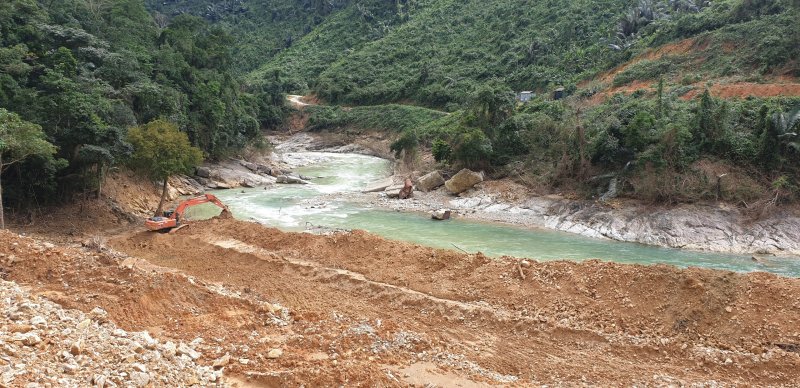 Đến trưa cùng ngày, Đoàn công tác của Quân khu 4 và UBND tỉnh Thừa Thiên Huế đã lên đường vào hiện trường thì không may gặp nạn. Hậu quả, 13 cán bộ, chiến sĩ đã hy sinh.