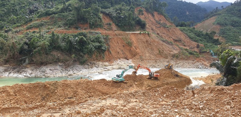 Nhiều ngày qua, các đơn vị đã nỗ lực, quyết tâm nhất để thi công, tìm kiếm các nạn nhân mất tích. Tuy nhiên, vẫn chưa tìm thấy được các nạn nhân mất tích còn lại.