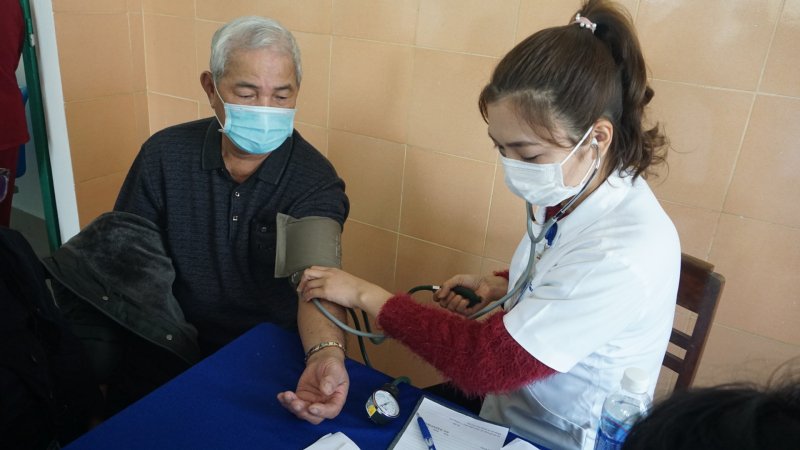 Khám, cấp phát thuốc miễn phí cho 200 người dân có hoàn cảnh khó khăn...