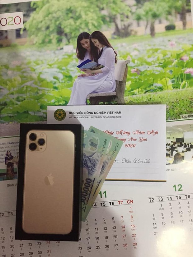 Học viện Nông nghiệp Việt Nam chịu chơi không kém.