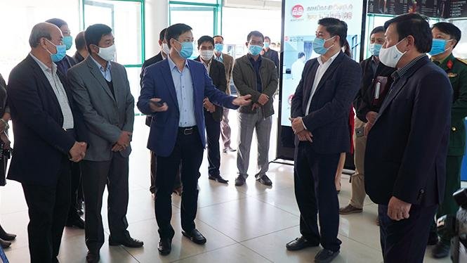 Phó Chủ tịch UBND tỉnh Thừa Thiên Huế kiểm tra công tác phòng, chống COVID-19 tại sân bay.
