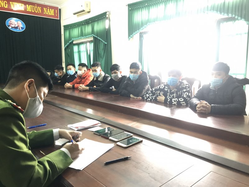 Bắt giữ nhóm đối tượng có hành vi sử dụng mạng máy tính viễn thông để chiếm đoạt tài sản.