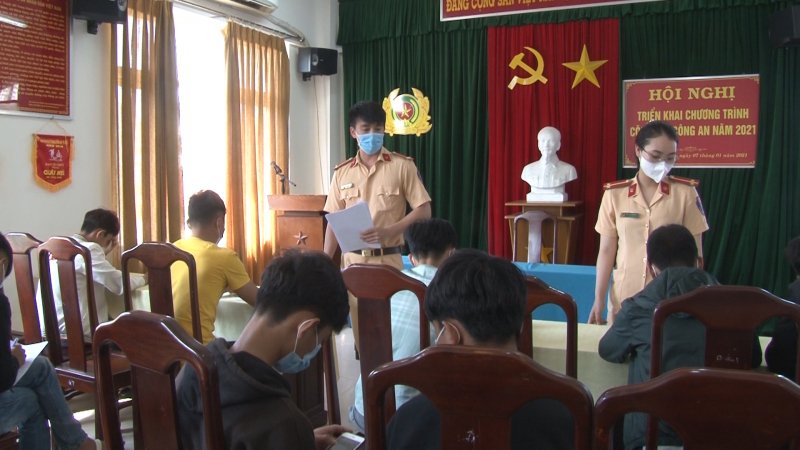 Tuyên truyền, giáo dục cho các thanh thiếu niên.
