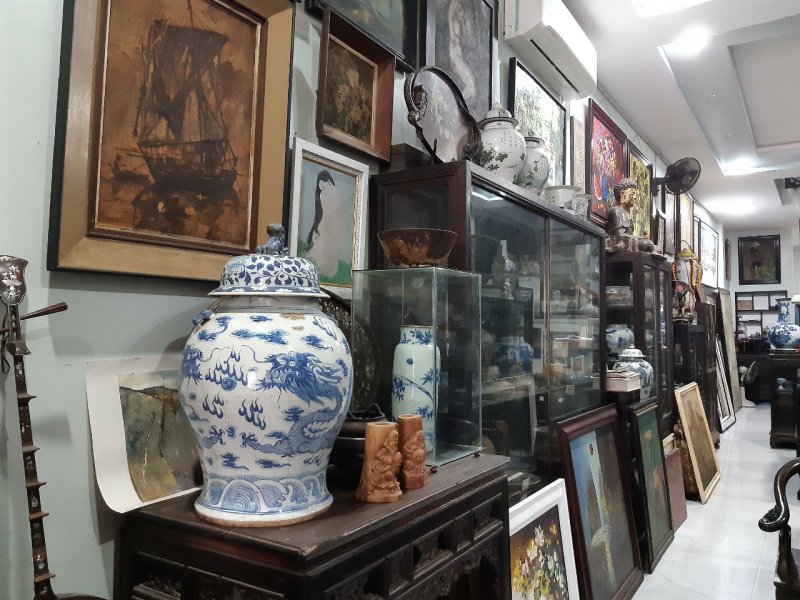 Anh Hoàng chia sẻ, đến nay, anh đã trải qua 30 năm vào Nam ra Bắc, sang nước bạn Lào tìm kiếm cổ vật.