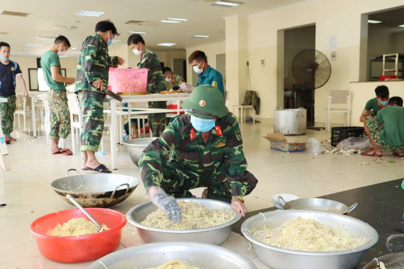 Lo bữa ăn cho các công dân.