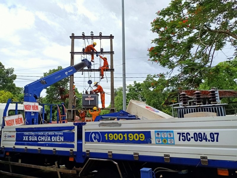 Hoán chuyển, nâng công suất các TBA nhằm đảm cấp điện liên tục, ổn định các Trạm bơm nông nghiệp.