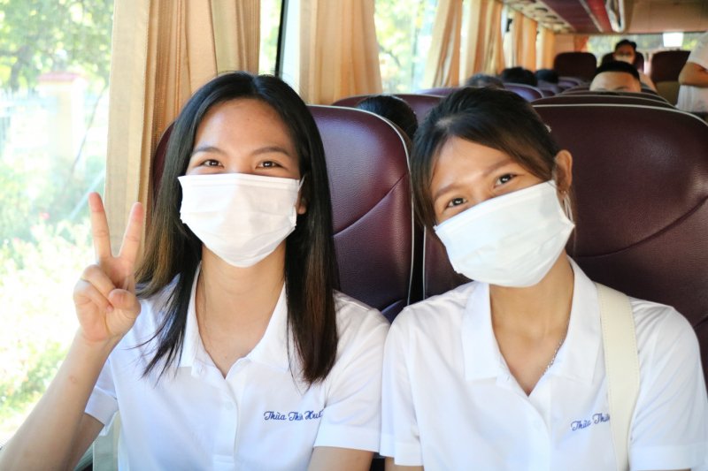 Bí thư Tỉnh ủy Thừa Thiên Huế đề nghị Đoàn công tác ngành Y tế Thừa Thiên Huế tiếp tục phát huy các phẩm chất cao đẹp của người thầy thuốc, luôn quyết tâm, trách nhiệm và dồn hết tâm sức, tri thức và kinh nghiệm để góp phần cùng TP. Hồ Chí Minh và các tỉnh phía Nam nhanh chóng khống chế dịch bệnh Covid-19 trong thời gian sớm nhất, xây dựng hình ảnh Thừa Thiên Huế là trung tâm Y tế chuyên sâu của miền Trung và cả nước.