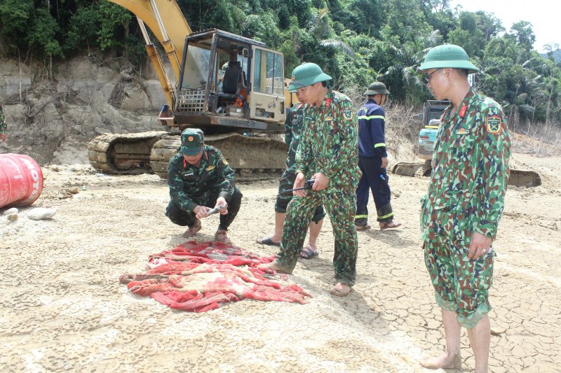 Một số vật dụng được tìm thấy tại bãi bồi số 2.