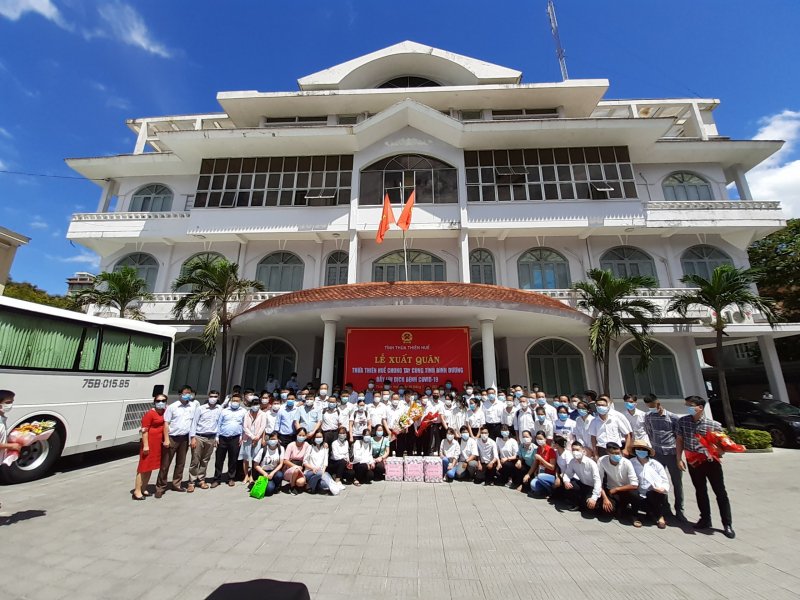 66 cán bộ, y bác sỹ, sinh viên tình nguyện đại diện cho ngành Y tế của Bệnh viện Trung ương Huế, Sở Y tế, trường ĐH Y dược – ĐH Huế, trường Cao đẳng Y tế Huế.