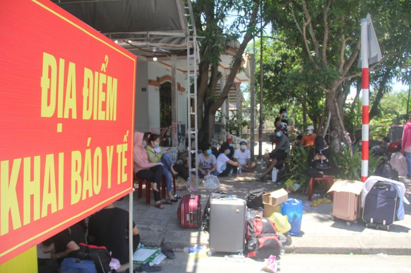 Hiện lực lượng chức năng Thừa Thiên Huế đang khẩn trương đưa vào vận hành những khu cách ly tập trung để có thể đón tất cả bà con về cách ly sớm nhất.