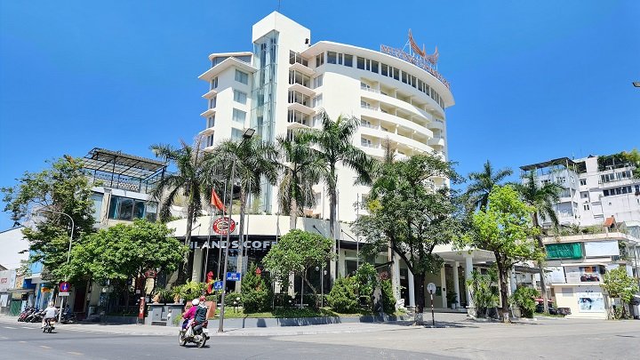 Yêu cầu các cơ sở kinh doanh dịch vụ ăn uống dừng hoạt động sau 22 giờ mỗi đêm, bắt đầu từ 25/8. Ảnh minh họa.