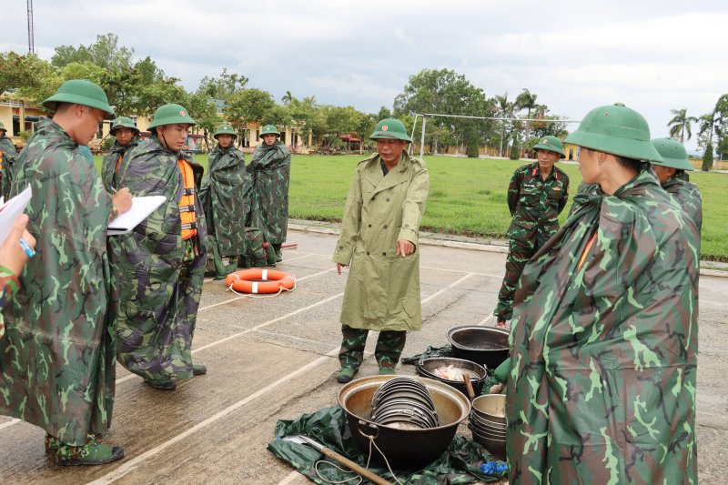Kiểm tra công tác hậu cần Trung đoàn 6. 