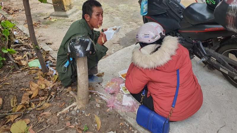 Hành trình vượt nhiều cây số trở về quê...