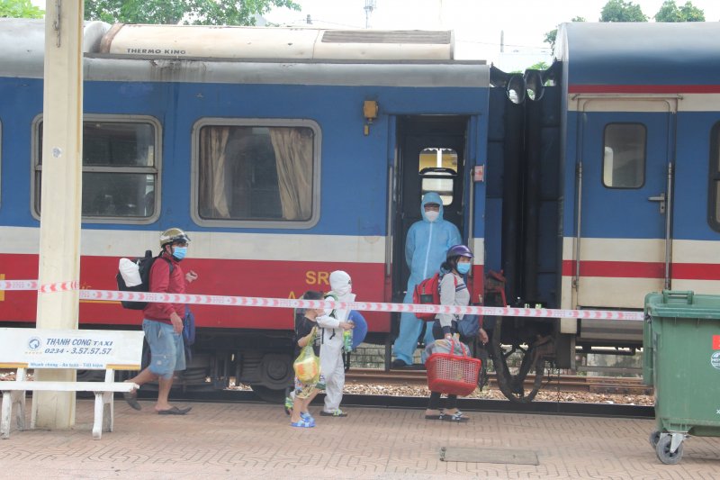 Toàn bộ chi phí vé tàu, ăn uống, sinh hoạt trong khu cách ly tập trung sau khi bà con được đón về Huế hoàn toàn miễn phí. 