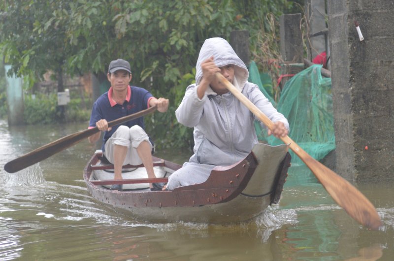 Nước chưa rút hết trong đợt lũ từ ngày 17/10 thì đến ngày 22/10, nước lũ dâng trở lại.