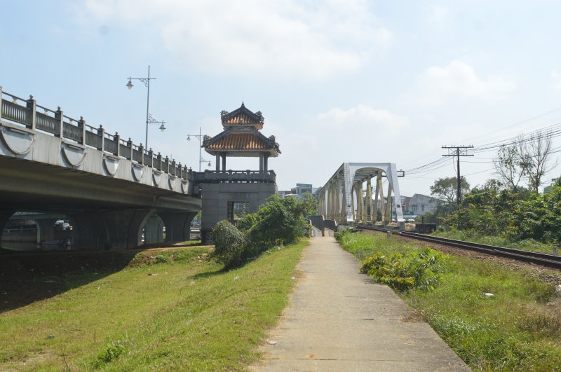 “Tả Thanh Long, hữu Bạch Hổ” trở thành câu nói quen thuộc của nhiều thế hệ người dân Huế. Ảnh: Tuấn Hiệp.