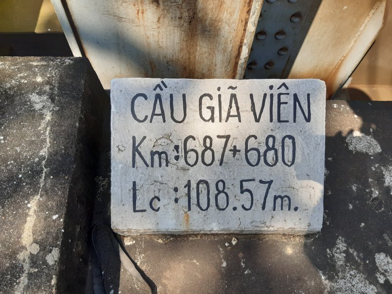 Cầu Dã Viên có chiều dài hơn 108 mét. Ảnh: Tuấn Hiệp.