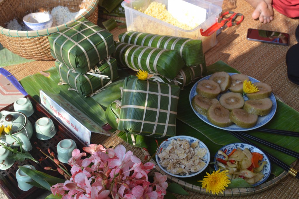 Đây là hoạt động có ý nghĩa khởi động đầu năm với những trải nghiệm về hương sắc Tết cũ qua những sắc màu truyền thống.