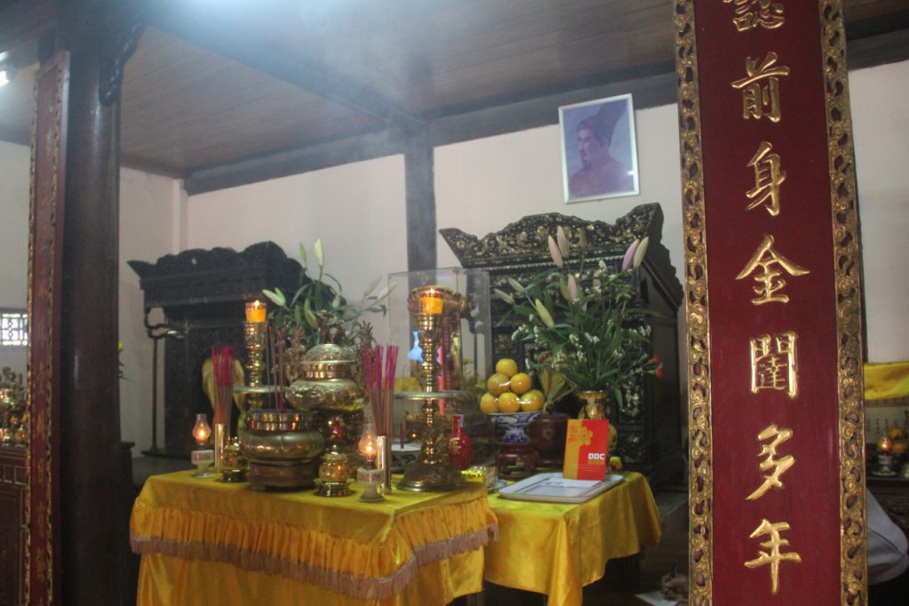 Diên Khánh Vương được biết đến là người cương trực, đức độ, khiêm tốn, lễ tiết, tính tình hiền hậu.