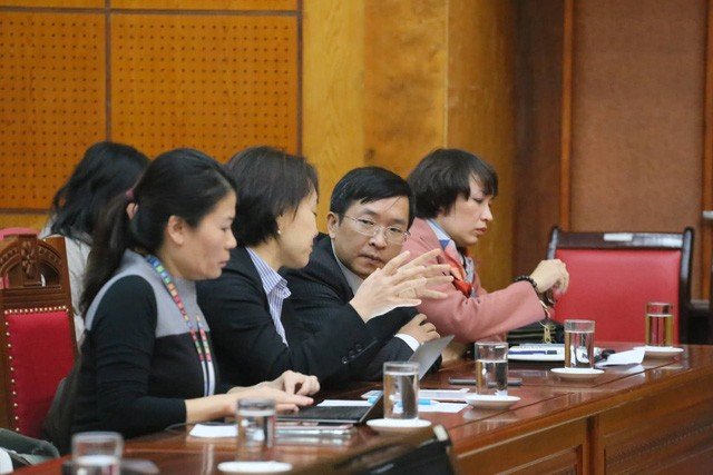 Các chuyên gia trong và ngoài nước tham gia họp báo.