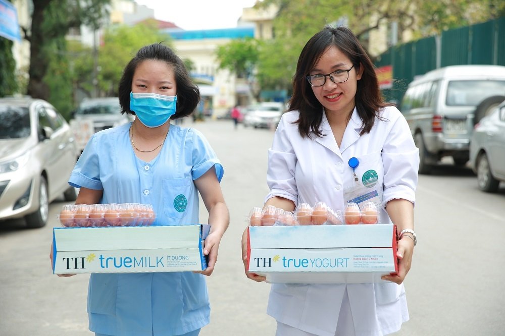 Tiếp sức cho các y bác sỹ Bệnh viện Đa khoa Hà Đông (Hà Nội)