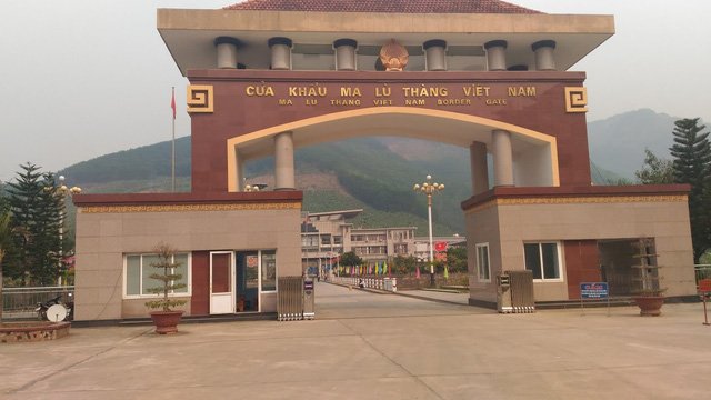  Cửa khẩu Ma Lù Thàng – nơi nghi vấn 13 tấn nguyên liệu thuốc đông y nhập lậu từ Trung Quốc về qua đây.