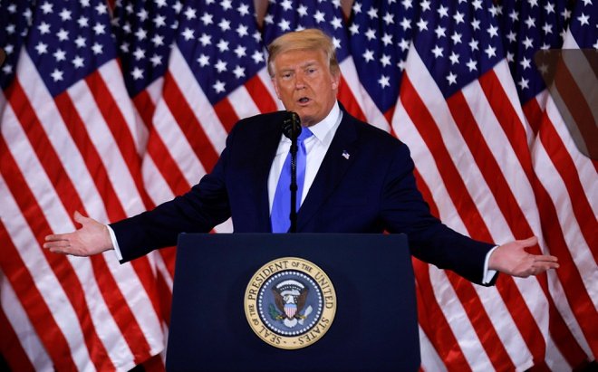 Sau tuyên bố thắng cử đơn phương của Tổng thống Donald Trump rạng sáng 4/11, ông Joe Biden đã thắng thêm ở một loạt bang quan trọng và chỉ cách chiến thắng chung cuộc 6 phiếu. Ảnh: Reuters.
